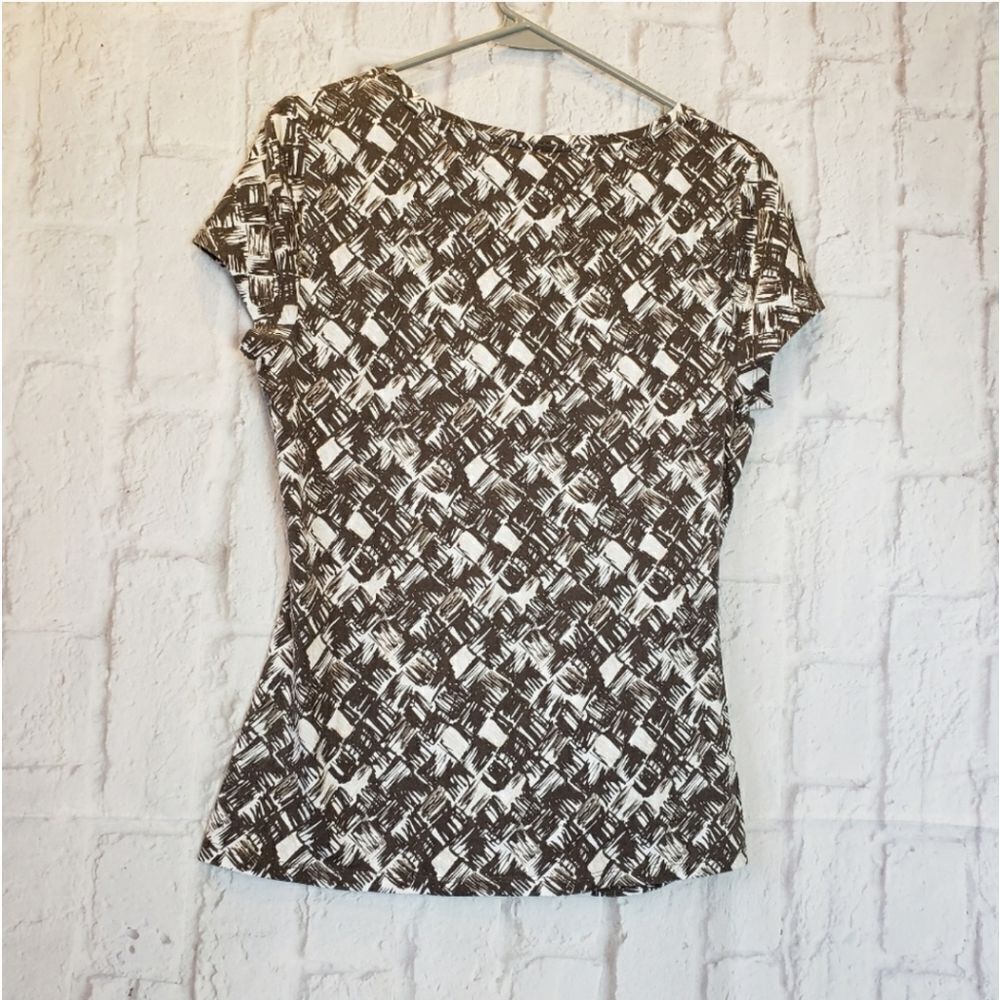 ANN TAYLOR Ruffle Front V-neck Top Medium - Picture 2 of 5
